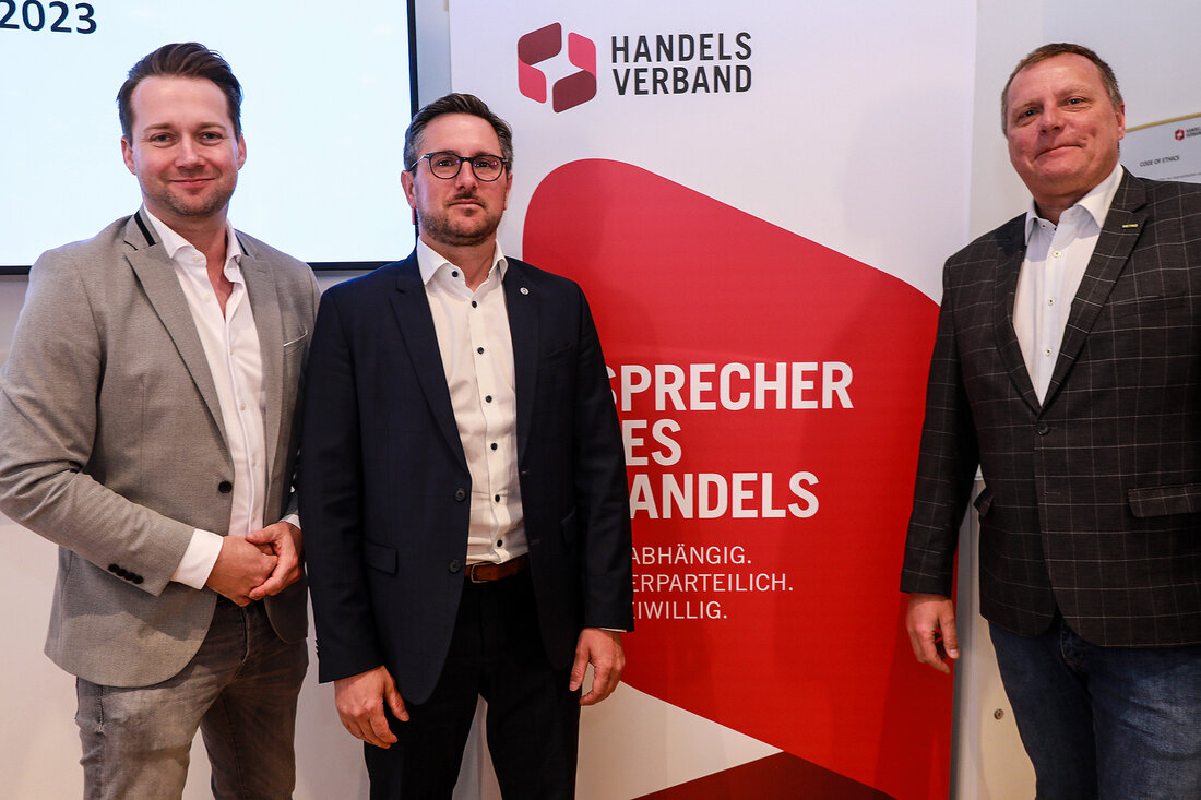 Das Bundeskriminalamt und der Handelsverband präsentieren gemeinsame Studie zur Sicherheit im stationären Handel & eCommerce. Zahl der Delikte im Vorjahr deutlich angestiegen.26% der Österreicher:innen Opfer von Fake-Webshops. 2/3 der Händler von Cybercrime betroffen.