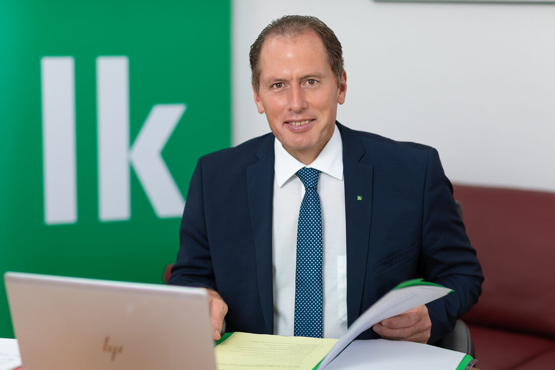 „Fakten statt Vermutung und zielgerichtete Maßnahmen” fordert Landwirtschaftskammer Österreich (LKÖ)-Präsident Josef Moosbrugger beim Lebensmittel-Gipfel in Wien. Bei wahren Preistreibern ansetzen, anstatt Bauernhöfe wirtschaftlich auszuhungern