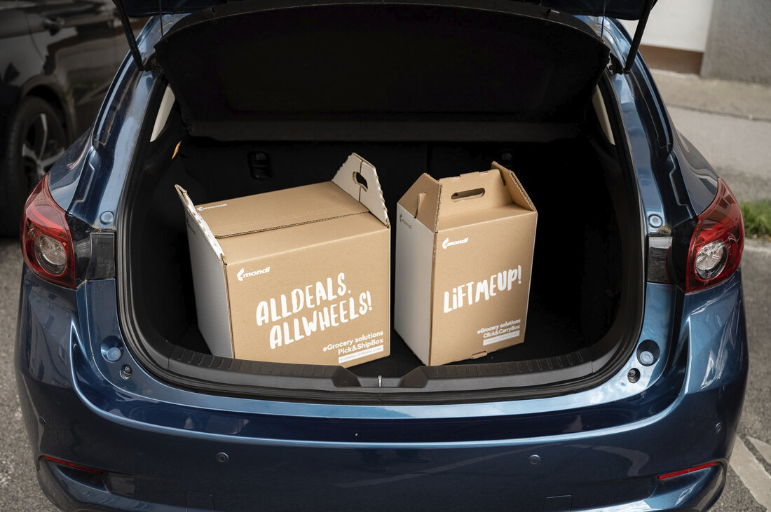 Mondi, ein global führender Verpackungs- und Papierhersteller bringt neue, nachhaltige Verpackungslösungen für den wachsenden Online-Lebensmittelhandel auf den Markt. Alle Verpackungslösungen im eGrocery-Portfolio sind vollständig recycelbar und erfüllen die Anforderungen der Kund*innen im Hinblick auf Nachhaltigkeit, Kosteneffizienz und Produktschutz. Die neuesten eGrocery-Verpackungslösungen von Mondi knüpfen an die erfolgreiche Einführung der BCoolBox im März und der VinoBoxen im Mai dieses Jahres an. Der Lebensmitteleinzelhandel kann aus Mondis erweitertem Portfolio von sieben nachhaltigen Wellpappenverpackungslösungen für alle möglichen Arten von Abhol- und Liefervarianten wählen, wie etwa Click & Collect, lokale Lieferungen mit der eigenen Fahrzeugflotte oder auch Transporte über längere Strecken durch Logistikunternehmen. Die Verpackungen …