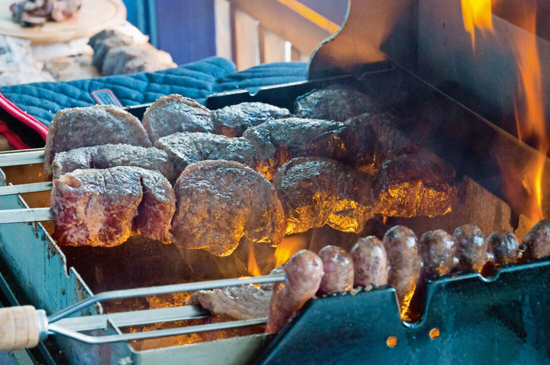 Nicht nur sprachlich ist Brasilien in Lateinamerika ein Sonderfall: Statt Steaks bevorzugt man das Rind hier am Spieß. Das Wichtigste ist der Fleisch-Zuschnitt