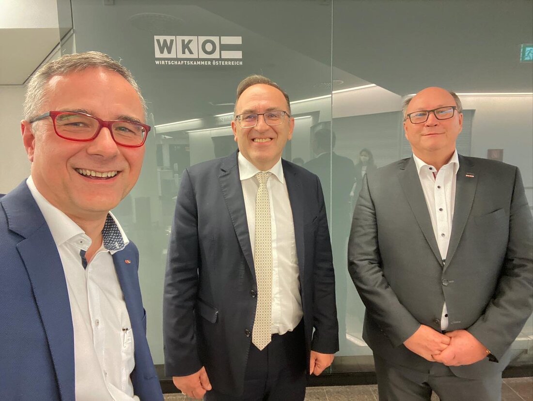 Mit großer Verwunderung und Unverständnis reagiert der Lebensmittelhandel auf die heute veröffentlichten Rundumattacken von Ministerin Köstinger gegen den Lebensmittelhandel. „Die pauschalen und unsachlichen Unterstellungen sowie die deplatzierte Wortwahl von Bundesministerin Elisabeth Köstinger weisen wir im Namen der gesamten Branche auf das Schärfste zurück.“, so Christian Prauchner, Bundobmann des Lebensmittelhandels in der WKÖ. „Gerade die Corona-Krise hat einmal mehr gezeigt, wie gut die Zusammenarbeit zwischen Landwirtschaft und Lebensmittelhandel in Österreich funktioniert – so konnten wir die Grundversorgung der Bevölkerung gemeinsam jederzeit verlässlich sicherstellen“, so Prauchner. „Frau Ministerin Köstinger verkennt offenbar die wirtschaftlichen Fakten. Wie eine jüngste Studie des Economica-Instituts belegt, erzielt &hellip;