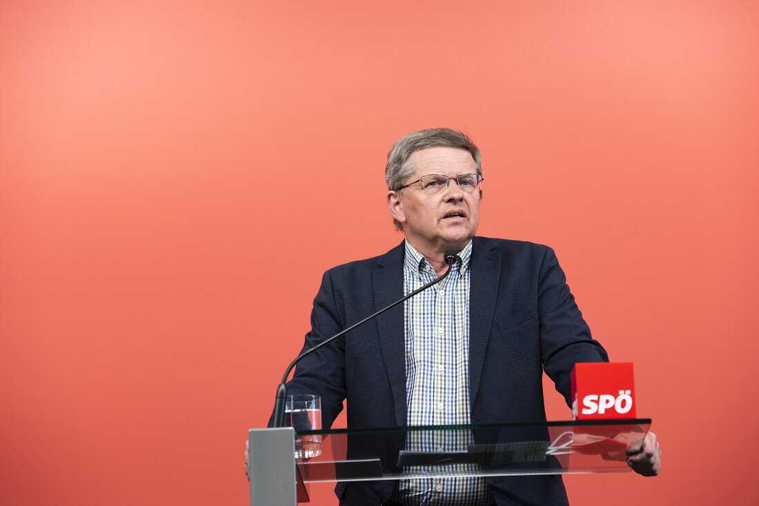 Für den SPÖ-Bundesgeschäftsführer ist klar, dass nach Monaten der türkis-grünen Untätigkeit, dem Dauerbeobachten und der Ignoranz der Regierung endlich gehandelt werden muss.
Deshalb will die SPÖ die  Mehrwertsteuer auf Lebensmittel streichen, Mieten einfrieren und eine  Anti-Teuerungskommission einsetzen. 