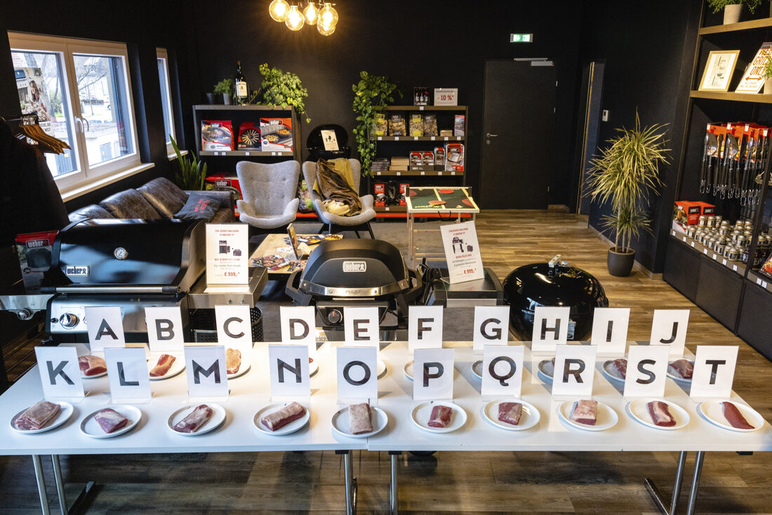 Wenn die AMA in Person ihres Fleischverantwortlichen Rudolf Stückler zu einer Lammfleischverkostung im Weber Store Wien-Süd in Brunn am Gebirge ruft, dann folgen die heimischen Experten zu diesem kulinarisch hochinteressanten Thema gerne dieser Einladung. Die beste Bewertung bei diesem spannenden Event gab es für das „Beiskammer-Junglamm“, vertrieben von Maximarkt.