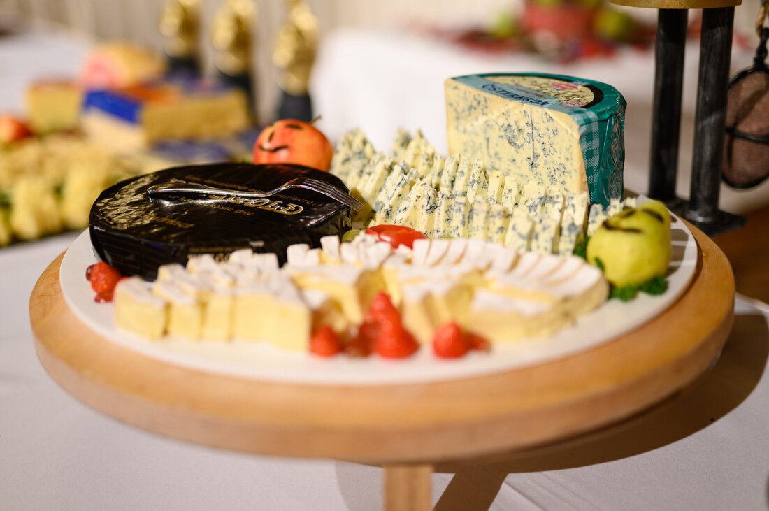 AM 10. November fand die AMA-Käsekaiser Gala statt. Ausgezeichnet wurden zum zweiten Mal auch die besten Feinkost-Lehrlinge im Lebensmitteleinzelhandel. In Deutschland erfreut sich österreichischer Käse besonders großer Beliebtheit. Aus diesem Grund wurde auch der beste österreichische Käse in Deutschland prämiert.