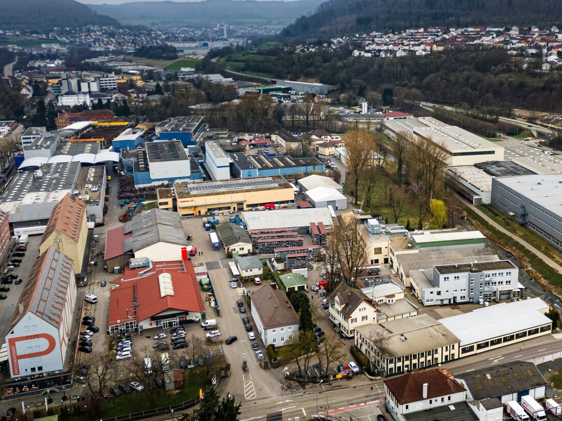 Mit einem neuen Showroom erweitert die Maschinenfabrik Seydelmann ab Februar 2026 ihre Präsentations- und Beratungsmöglichkeiten. Wie Neu- und Gebrauchtmaschinen künftig noch praxisnäher vergleichbar werden.