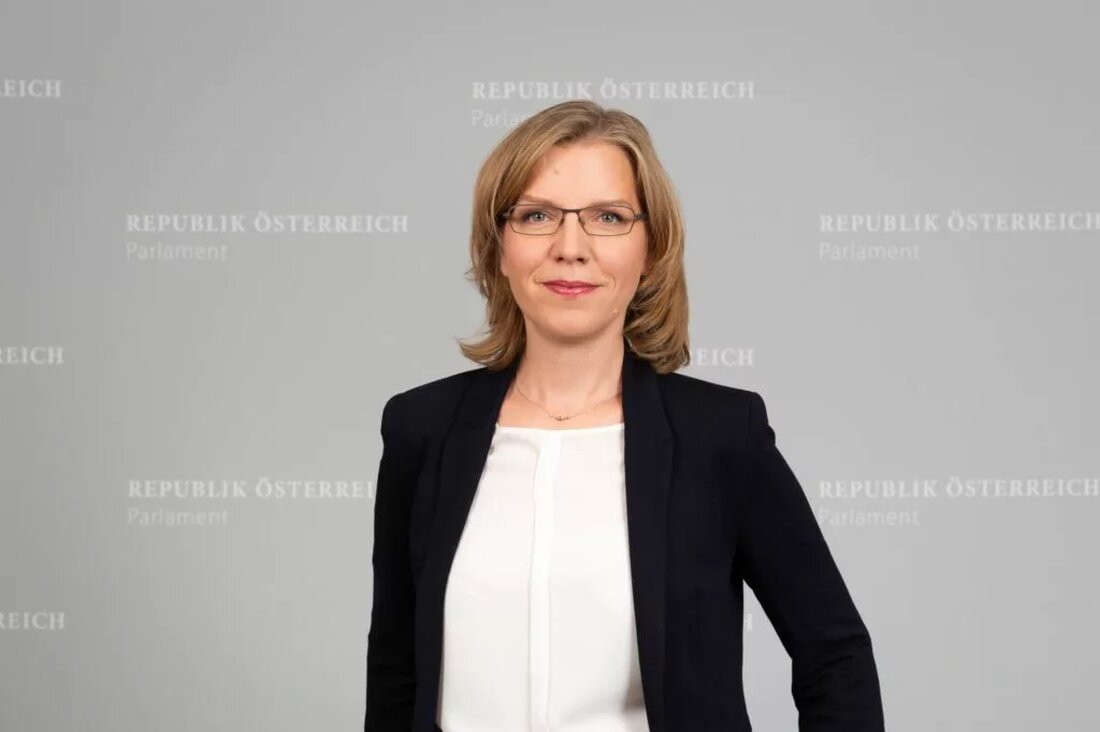 Die Wirtschaftskammer Österreich und der Handelsverband haben ihre Frustration und Empörung über die Handlungsweise des Klimaschutzministeriums öffentlich gemacht. Ein Bericht, der detaillierte Daten über die Weitergabe und Entsorgung von Lebensmitteln innerhalb des Handelssektors beinhaltet, wurde vorzeitig an Medien weitergegeben. Diese Handlung verstieß gegen die zuvor getroffene Vereinbarung, wonach die betroffenen Unternehmen zunächst Einsicht in den Bericht erhalten sollten. Rechtliche Rahmenbedingungen und erste Verstimmungen Mit der Einführung einer gesetzlichen Meldepflicht für den Handel über die Menge der gespendeten und entsorgten Lebensmittel im vierten Quartal 2023 zielte die österreichische Regierung darauf ab, die Lebensmittelverschwendung aktiv zu bekämpfen. Diese Vorgaben basieren auf dem &hellip;