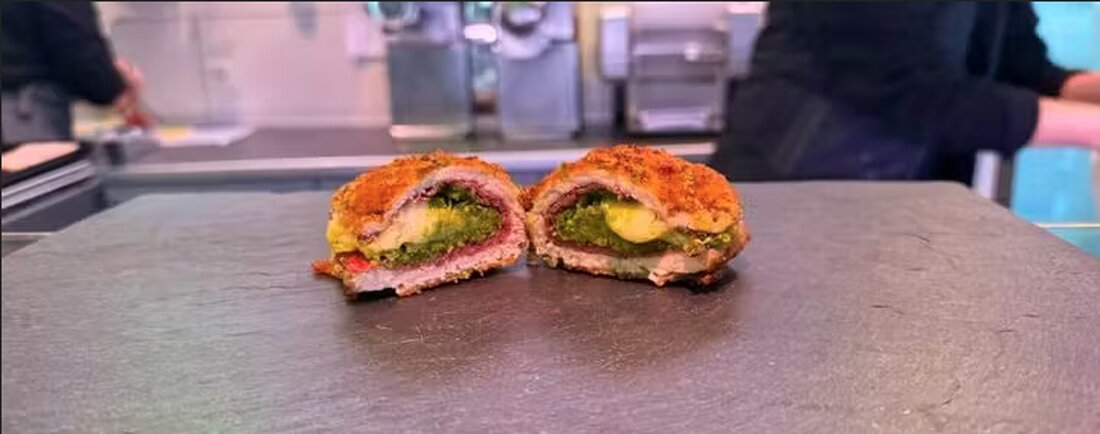 Dubai-Cordon-Bleu: Ein Internettrend inspiriert den österreichischen Fleischmarkt. Das neue Trendgericht begeistert in Österreich und darüber hinaus: Wie eine spontane Idee in der Fleischbranche zum Verkaufsschlager wird.