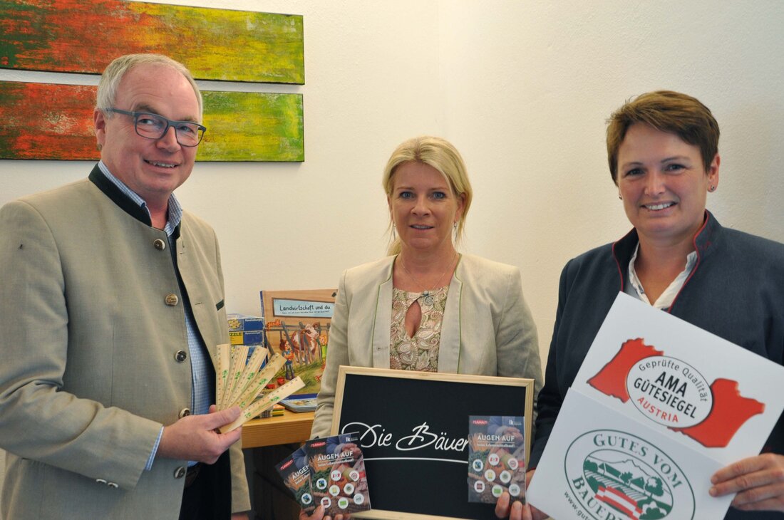 Die Bäuerinnen Niederösterreich starten wieder ihre Schulaktionstage, bei denen sie Unterrichtsstunden in Volksschulen anbieten. Das Ziel ist es, Kindern Wissen über Landwirtschaft und gesunde Ernährung spielerisch und erlebbar zu vermitteln. Die Schülerinnen und Schüler lernen, dass Lebensmittel kostbar sind und wie regionale Lebensmittel hergestellt werden. Dieses Projekt trägt zur Wertschätzung der Landwirtschaft und regionaler Produkte bei.