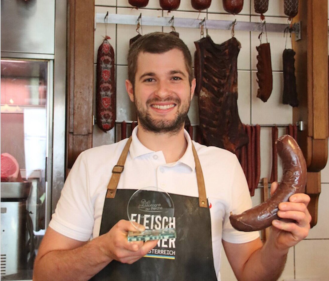 Einblicke in das traditionsreiche Familienunternehmen Ybbstal - 104 Jahre Fleischermeister. Erfahre mehr über die vierte Generation, prämierte Wurstkreationen und lokale Gemeinschaft.
