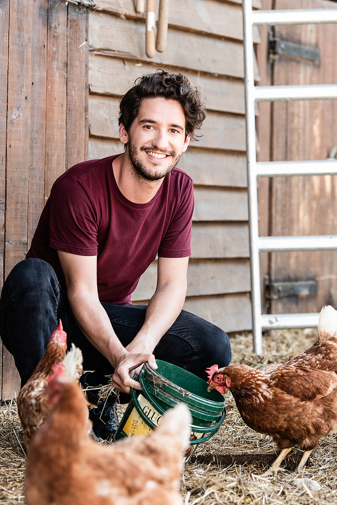 Tierschutzsprecher der Grünen, Georg Schwarzl, plant angesichts der aufgedeckten Missstände in steirischen Schlachthöfen  einen  runden Tisch mit allen Interessensgruppen von der Österreichischen Tierärztekammer bis zu den relevanten Tierschutz-NGOs, um gemeinsam die Tierschutzkontrollen in den Schlachthöfen zu verbessern.