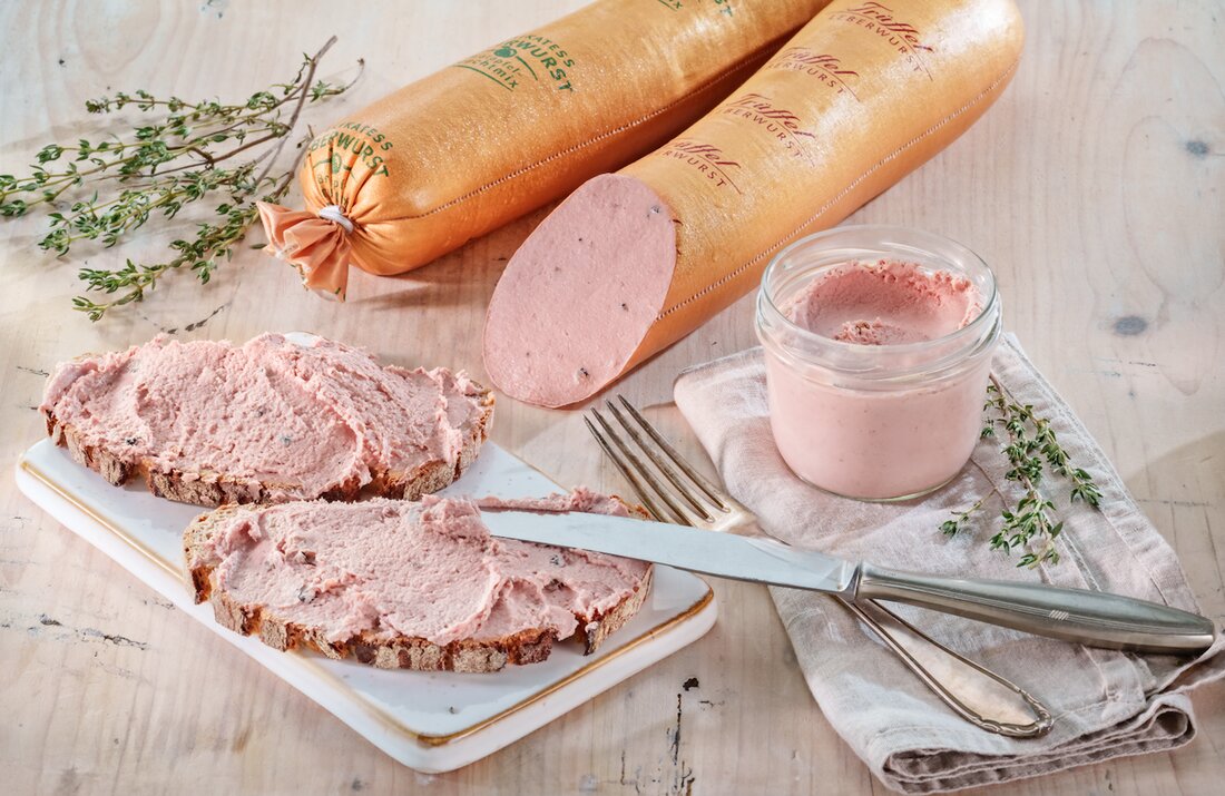 Der neue Liq-Emulgator E 472c von AVO verbessert Produktion und Qualität von Leberwurst deutlich: stabile Emulsion, streichzarte Konsistenz, flexibler Einsatz und höhere Prozesssicherheit – entwickelt gemeinsam mit dem Fleischerhandwerk.