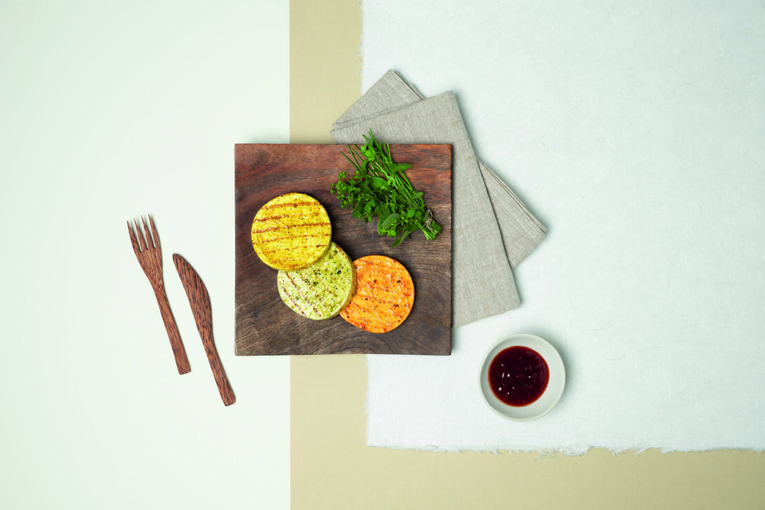 Rezept des Monats: Grillkäse-Taler mariniert. Selbst gemachter Grillkäse ist schnell produziert – und wird Ihre Kundschaft beeindrucken.