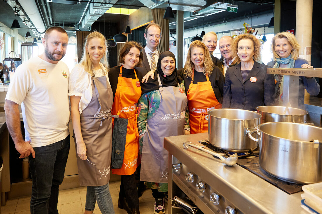 Die Winterspendenaktion "Suppe mit Sinn" wurde mit einem Rezeptwettbewerb eingeleitet, bei dem Gastronom:innen Rezepte aus der orientalischen Küche einreichen konnten. Die Finalisten präsentierten ihre Suppen vor einer prominenten Jury, darunter Haya Molcho, Konstanze Breitebner und Steffen Hofmann. Die Gewinnerin Aisha Hamo mit ihrer Gemüse-Linsensuppe wird eine Bauernhofreise erhalten. Die Spendenaktion, die 1 Euro pro verkaufter Portion für Die Tafel Österreich einspielt, setzt sich gegen Armut in Österreich ein.