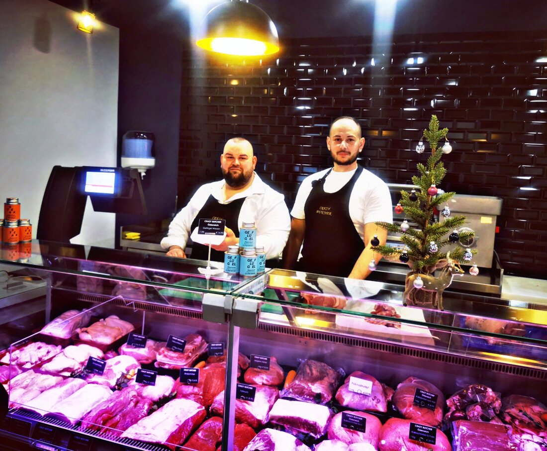 Wien ist um eine Fleischerei reicher: Die beide Freunde Dejan und Denis eröffneten auf der Landstraße Hauptstraße 70 die Metzgerei „Crazy Butcher”.