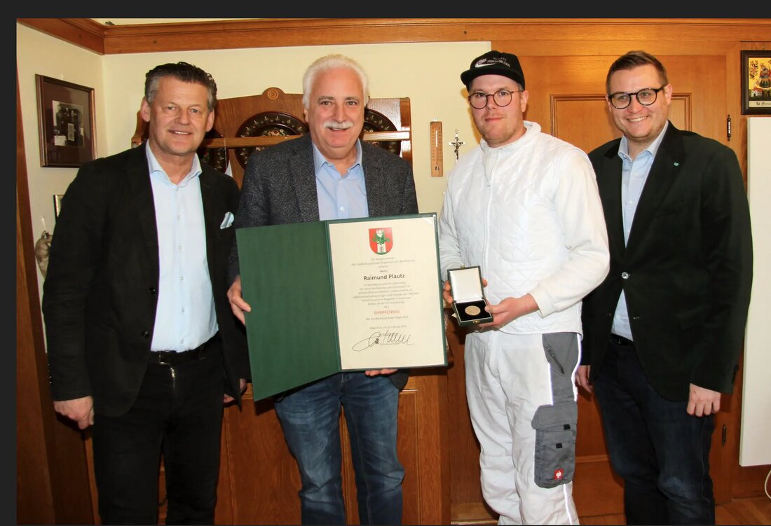 Fleischermeister Raimund Plautz wurde für sein unternehmerisches Lebenswerk mit dem Ehrpfennig der Stadt Klagenfurt ausgezeichnet.
