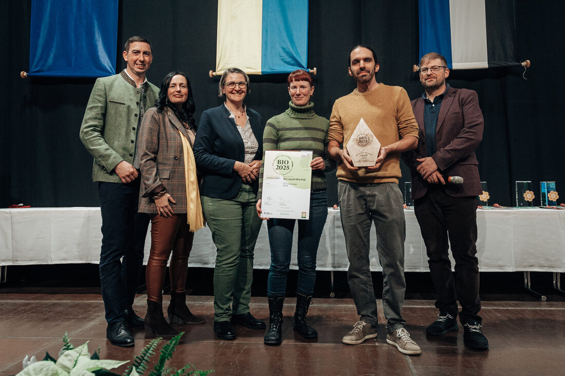 Mitte November 2024 wurde Wieselburg zur Drehscheibe
für Bio-Produkte und Handwerkskunst: Die Bio-Österreich
Festtage, ergänzt durch den Marktplatz Manufakturen & Kunstwerk,
zogen insgesamt 5.800 Besucher:Innen an. In zwei Hallen
präsentierten rund 70 Aussteller:innen ein vielfältiges Angebot.