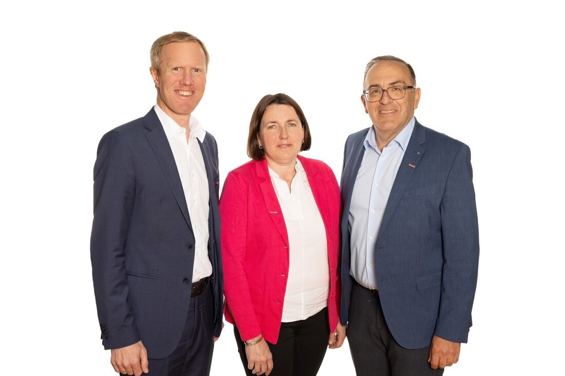 Julius Kiennast neuer Obmann im NÖ Lebensmittelhandel. Der Unternehmer Julius Kiennast übernimmt die Leitung des niederösterreichischen Lebensmittelhandels – mit Fokus auf Weiterbildung und bessere Rahmenbedingungen.