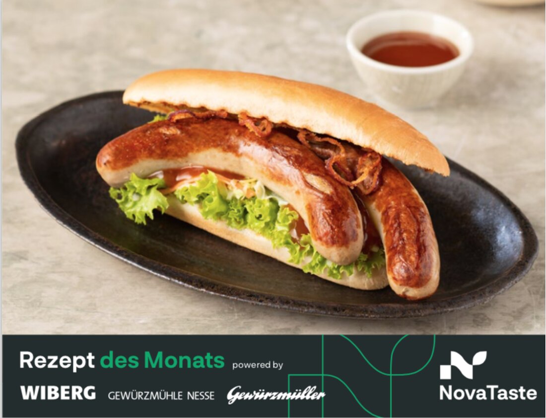 Leicht, proteinreich und vielseitig – Geflügelbratwurst passt perfekt zu aktuellen Ernährungstrends und überzeugt mit überraschend vielfältigen Geschmacksprofilen. Genau deshalb kommt sie jetzt auf den Grill. Bratwurst neu interpretiert Für viele gehört sie zu einem gelungenen Grillfest dazu – die Bratwurst! Für andere wäre ein Stadionbesuch ohne die gegrillte Köstlichkeit nicht denkbar. Mit seiner charakteristischen Würzung schmeckt der Grillklassiker auch in der Geflügelvariante einfach herrlich. Wer den Geschmack variieren möchte, kann zum Beispiel mit der deftig rauchigen Mischung Deko Churrasco oder der aromatischen Würzung Kräuterfee mit Schnittlauch, Petersilie und Lauch Akzente setzen. Material 40 kg Putenverarbeitungsfleisch hell 15 kg Speiseöl, kalt &hellip;