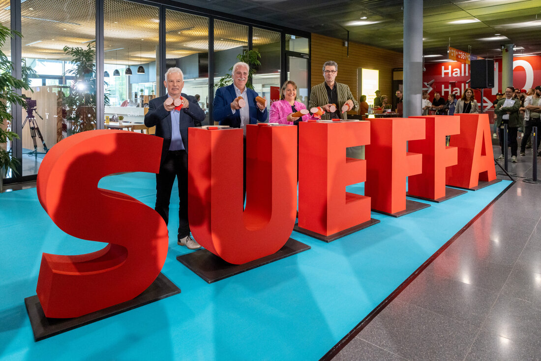 Die 26. Stuttgarter SÜFFA endete nach drei erfolgreichen Tagen mit einem positiven Fazit. Mit über 7.500 Fachbesuchern aus mehr als 50 Ländern und einer hohen Qualität des Publikums bestätigte die Fachmesse ihre Bedeutung als Spitzenveranstaltung für die Fleischbranche. Aussteller lobten die hohe Nachfrage und gute Kontakte. Zukunftsfragen, Innovationen und neue Produkte standen im Fokus. Die SÜFFA 2024 ist bereits geplant.