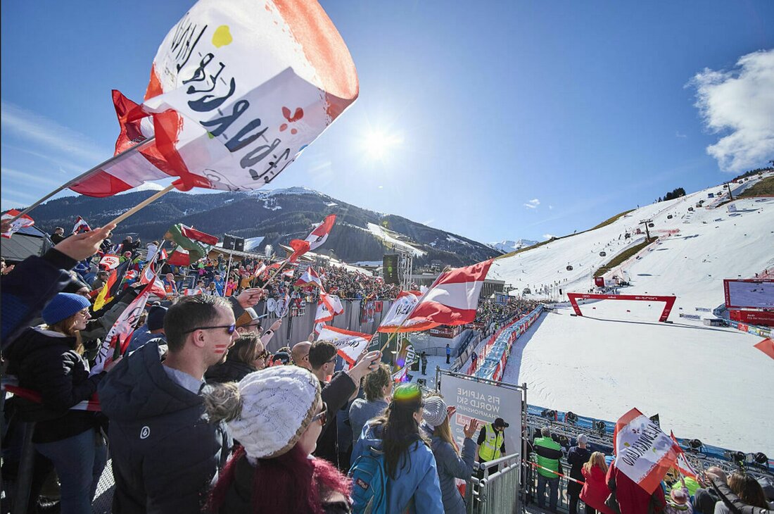 Ski-WM 2025: Pinzgauer Rind sorgt für regionale Kulinarik. Bei der Ski-WM 2025 in Saalbach Hinterglemm können Fans nicht nur sportliche Highlights erleben, sondern auch regionale Schmankerl vom Pinzgauer Rind genießen – frisch, nachhaltig und direkt aus der Region.