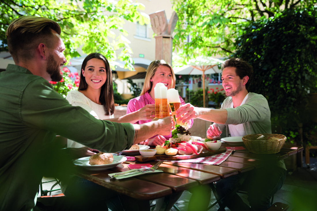 Von 25. bis 27. April laden 45 österreichische Privatbrauereien zu ihrem dritten Unabhängigkeitstag ein. Mit Verkostungen, Führungen und einem bunten Programm feiern sie echte Braukultur – unabhängig von internationalen Konzernen. Ein Hoch auf Regionalität, Handwerk und Vielfalt!