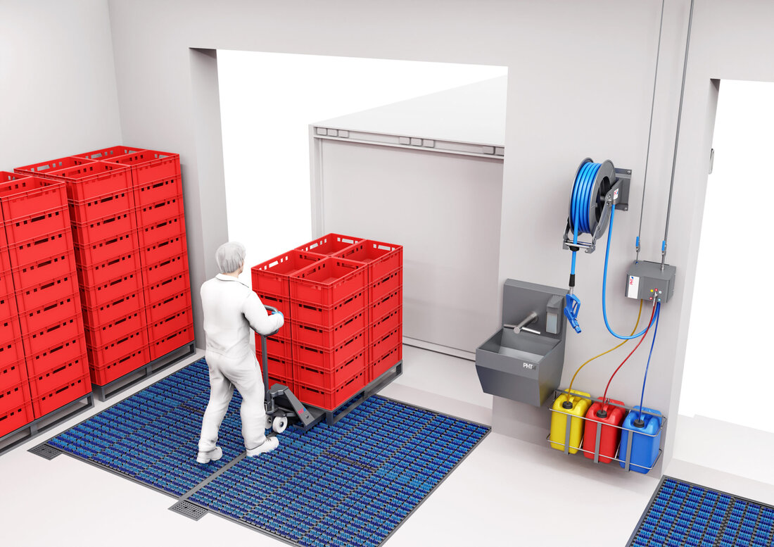 Hygiene neu definiert: Wie PHT mit innovativer Reinigungstechnologie Betriebsprozesse revolutioniert. Der zunehmende Druck von Verbrauchern nach mehr Transparenz erfordert aktives Handeln von Betrieben, um langfristig am Markt bestehen zu können. PHT, mit Standorten in Bad Tölz, Beckum und Innsbruck, unterstützt Unternehmen seit über 25 Jahren dabei, ihre Reinigungsprozesse effizient und ressourcenschonend zu gestalten.