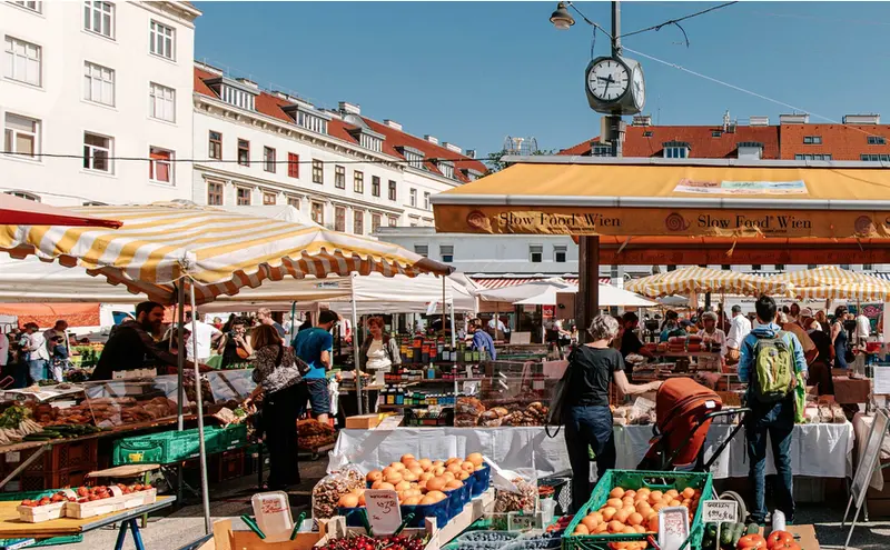 Europa isst mit – wie der EU-Beitritt Wiens Lebensmittelvielfalt veränderte