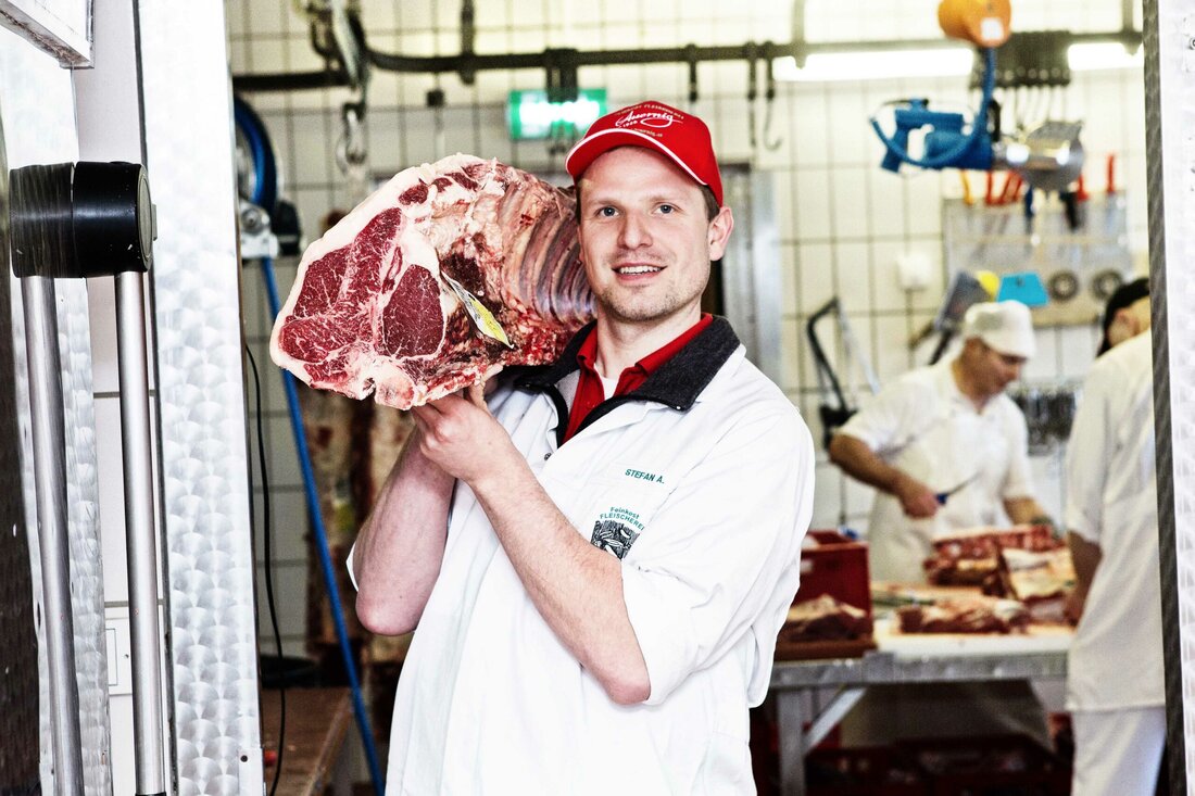 Stefan Auernig, Metzgermeister in Hallwang, berichtet über die Corona-Herausforderung in seinem Betrieb.