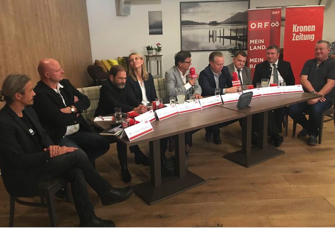 Das Radio Oberösterreich und die Oberösterreichische Krone haben am 9. Oktober zum Stammtisch in das Gasthof „Vorstadtwirt" in St. Veit im Mühlkreis geladen. Diskutiert wurde das „heiße" Thema „Fleisch oder Fleischlos – Wie schaut die Zukunft auf unseren Tellern aus?“ Mit dabei unter anderem: Fleischer und Bundes u. Landesinnungsmeister Willibald Mandl, Fleischlos-Erzeuger Hermann Neuburger, VLV- und GUSTINO-Geschäftsführer Johann Schlederer, Global 2000 und OÖ Gesundheitsholding-Geschäftsführer Harald Schöffl.