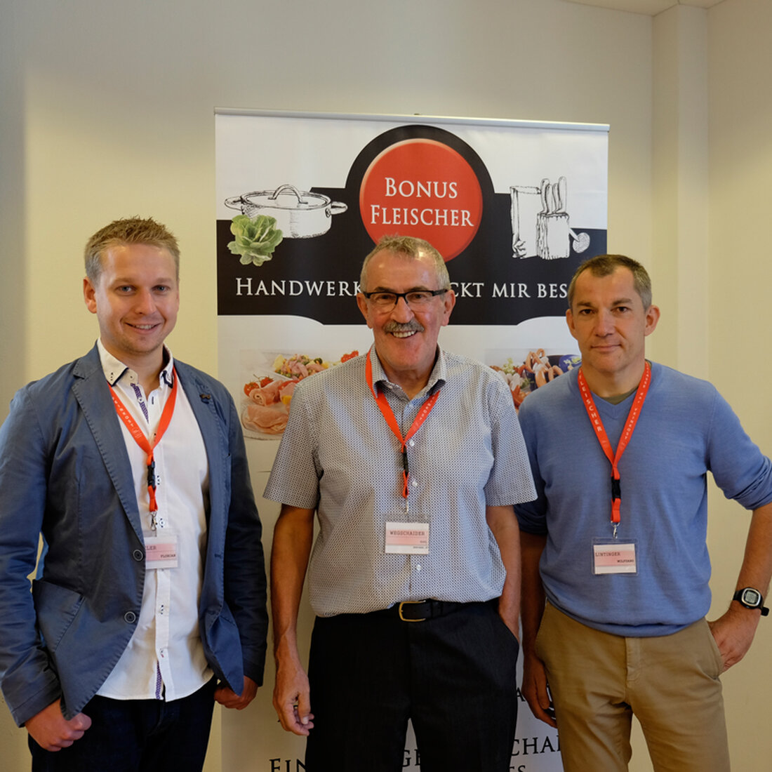 Der amtierende Geschäftsführer der Bonusfleischer und seine Nachfolger im Gespräch mit der Fleischerzeitung.