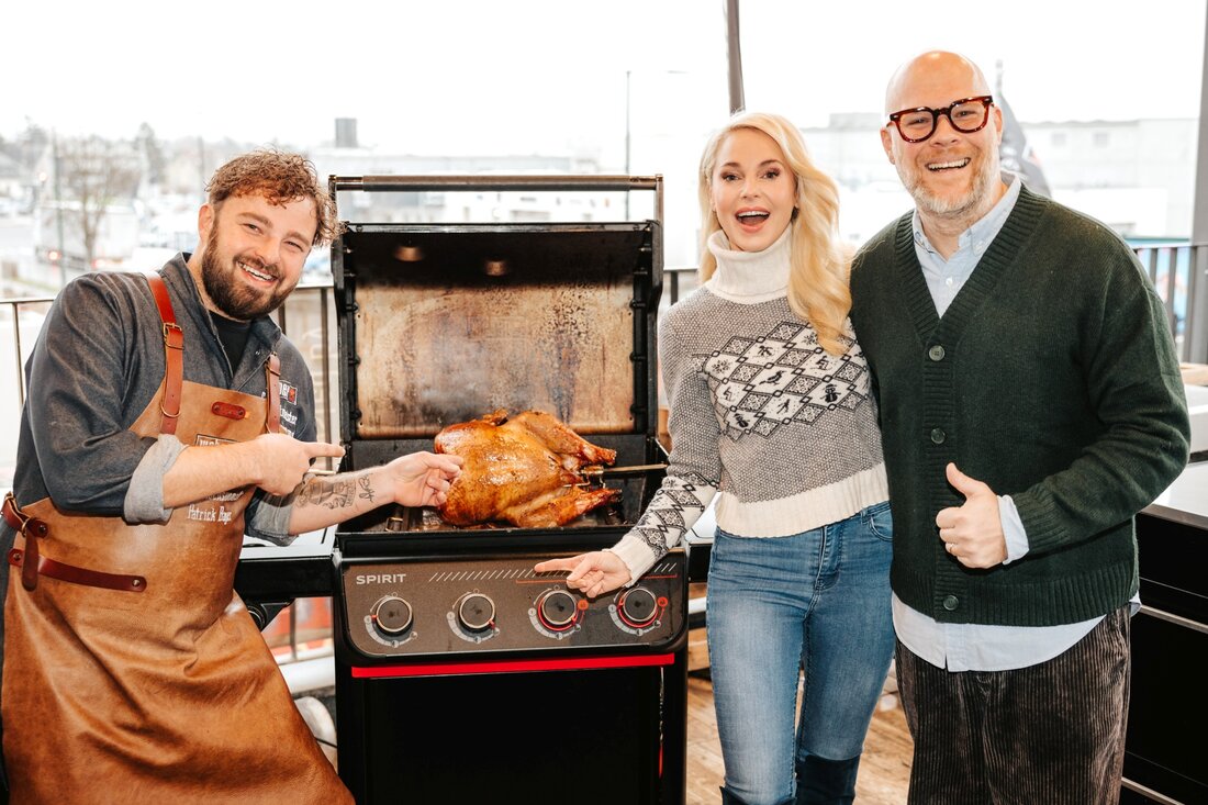 Wintergrillen boomt: 89,7 % der Österreicher:innen grillen auch bei Kälte. Neue Weber-Umfrage zeigt Trends, Lieblingsgerichte und beliebte Grillmomente.