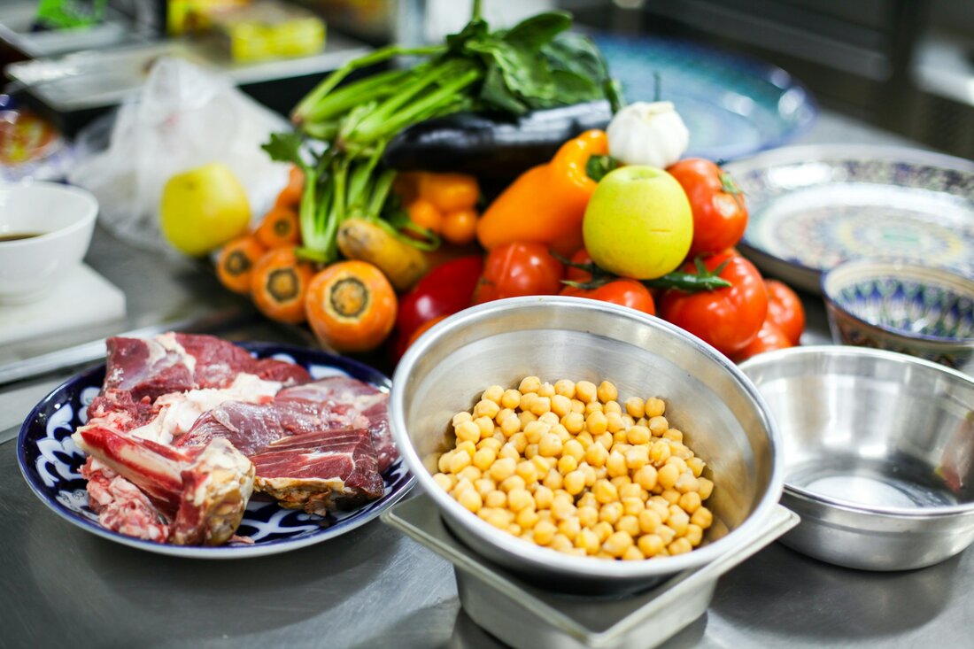 Ernährungstrends 2025: Flexitarismus, Nachhaltigkeit und Personalisierung prägen die Zukunft. Entdecken Sie, wie die Fleischbranche von diesen Entwicklungen profitieren und innovative Ansätze entwickeln kann.