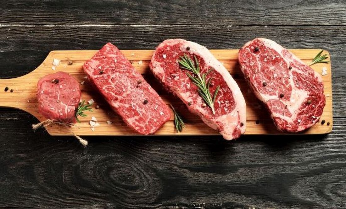 Die Österreicher greifen beim Fleisch immer mehr zu Bio-Qualität. Das beweist, dass Kunden bereit sind für bessere Lebensmittel mehr zu bezahlen und dass der Aspekt des Tierwohls immer mehr an Bedeutung gewinnt. Diese Entwicklung spiegelt auch eine aktuelle market-Studie im Auftrag von Ja! Natürlich wider.