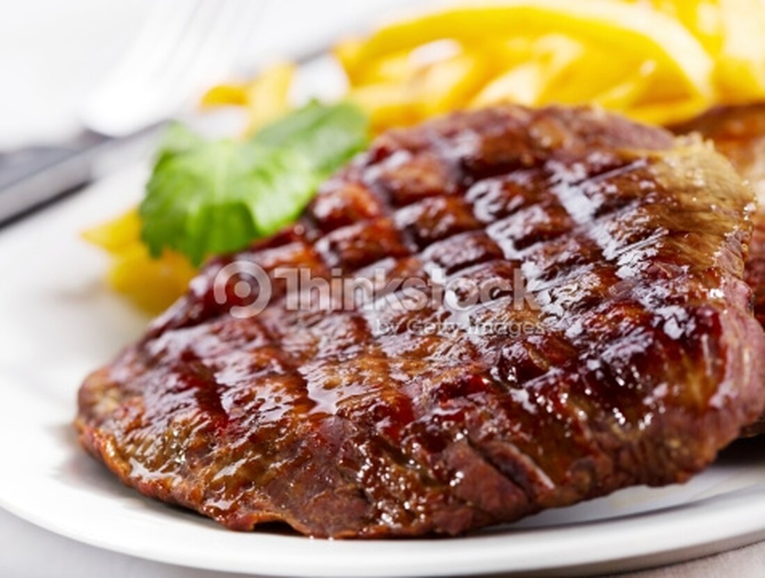 Die OÖ Lebensmittelaufsicht hat kürzlich überprüft, ob die Gastronomie für die Gäste offenlegt, woher das verkochte Fleisch kommt. Ernüchterndes Ergebnis: Von 56 kontrollierten Betrieben wird dies lediglich von 16 verwirklicht.