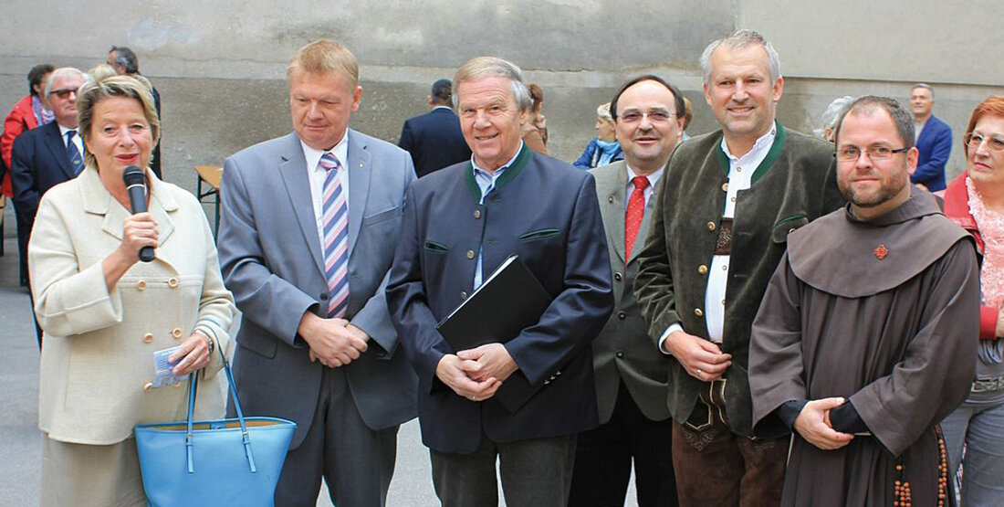 Die Wiener Lebensmittelgewerbe bewiesen beim 4. Franziskus-Kirtag wieder Gastgeberqualitäten und präsentierten die neue Fleischer-App – ein Spendenrekord brachte der Suppenküche des Franziskaner Ordens eine Summe von über 5.000 Euro ein