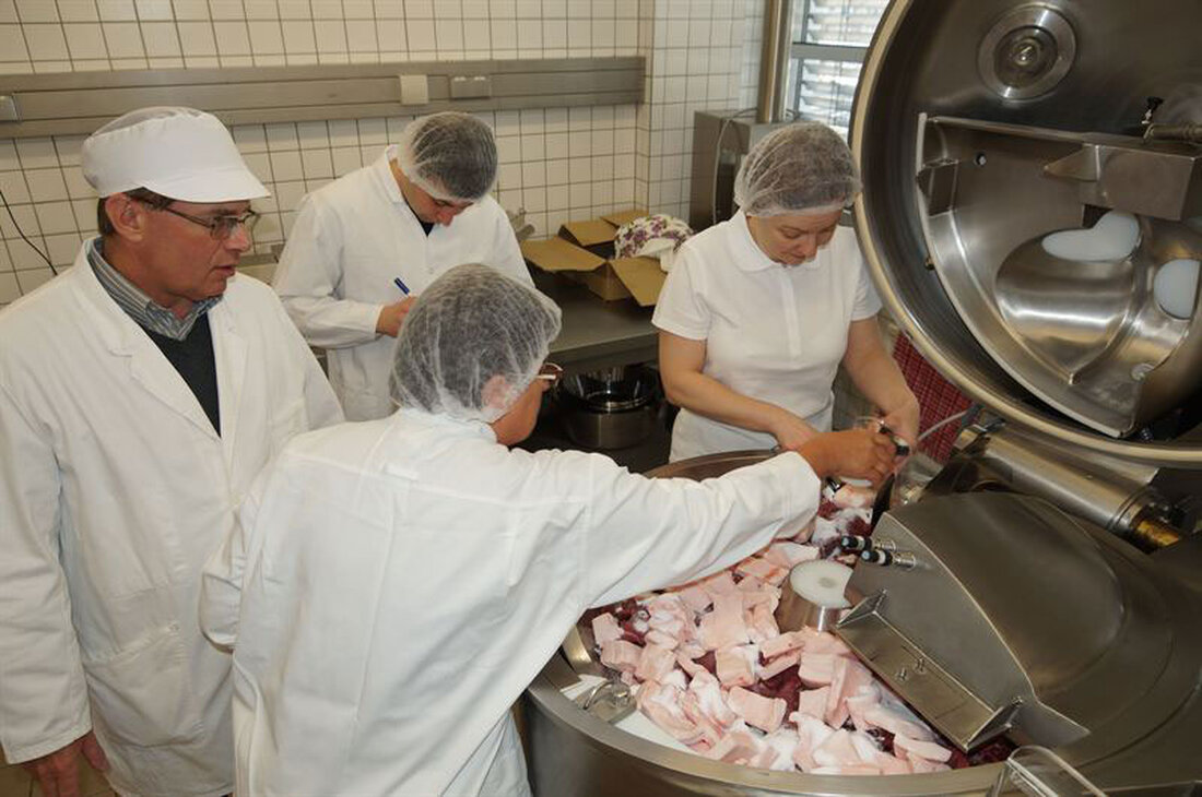 An der Hochschule Anhalt im deutschen Bundesland Sachsen-Anhalt wurde ein Fleischprodukt entwickelt, das mit Heilkräutern gewürzt, fett- und salzreduziert ist.