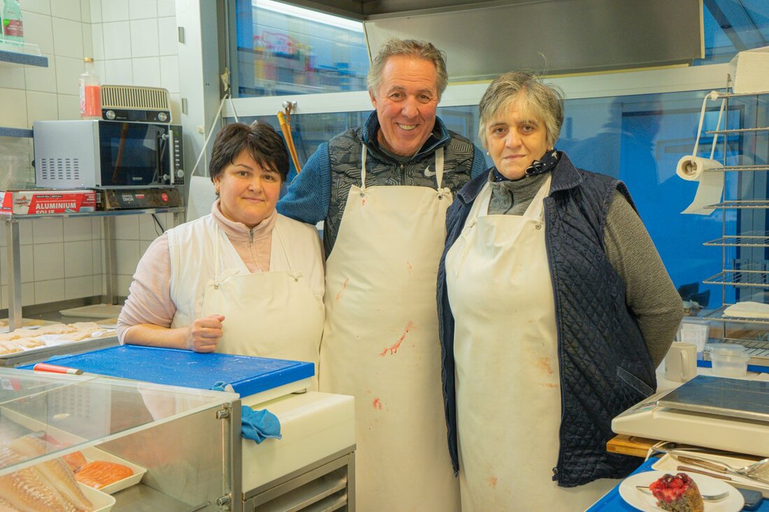 Sonnbergmarkt in Wien-Döbling: Kultmarktstand-Besitzer Georg Gutfleisch erhielt Auszeichnung der Stadt Wien. Für sein freundliches und fachliches Engagement wurde Standlchef Georg Gutfleisch zum "Traditionsmarktstandler" gekürt.