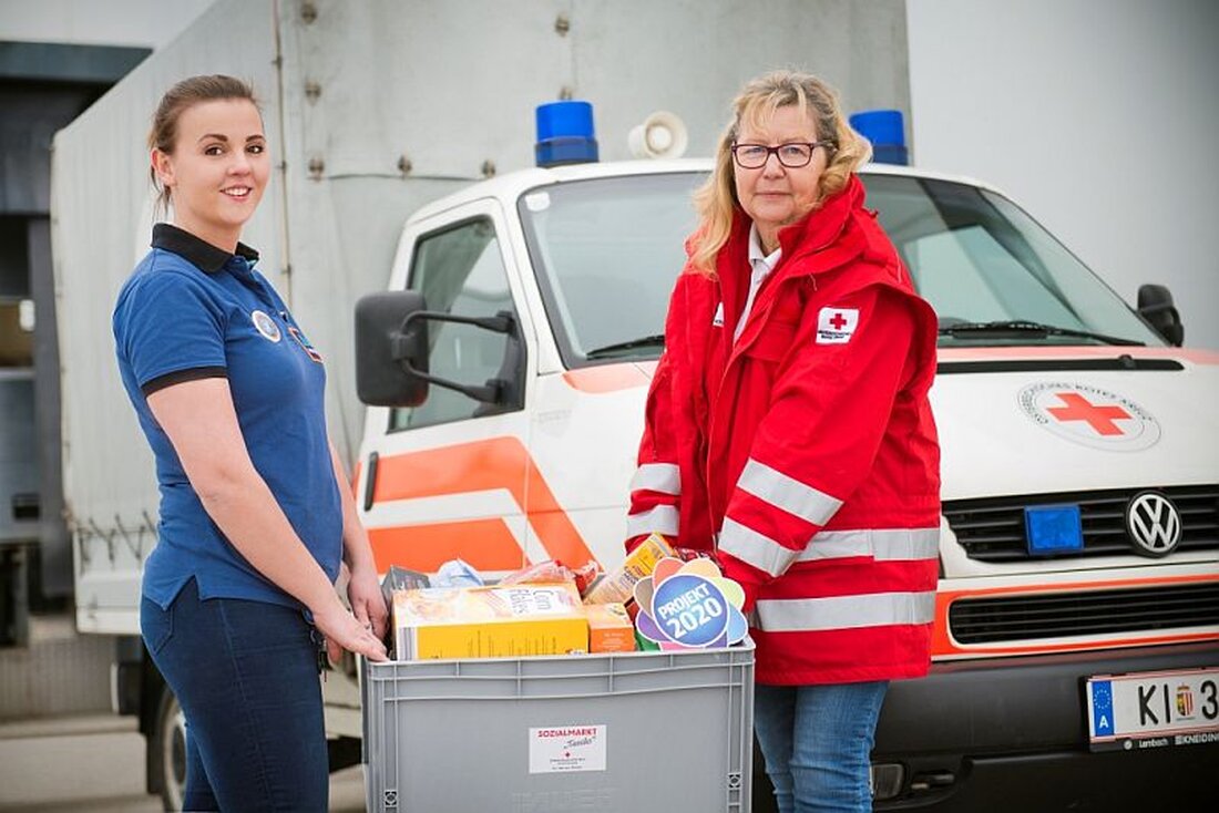 Durch exakte Mengenplanung, hohe Warendrehung, kurze Transportwege und zahlreiche Maßnahmen in den Filialen werden Überschüsse auf ein Minimum reduziert. Zudem spenden 100 % der Hofer-Filialen überschüssige Produkte an Tafeleinrichtungen und soziale Organisationen.
