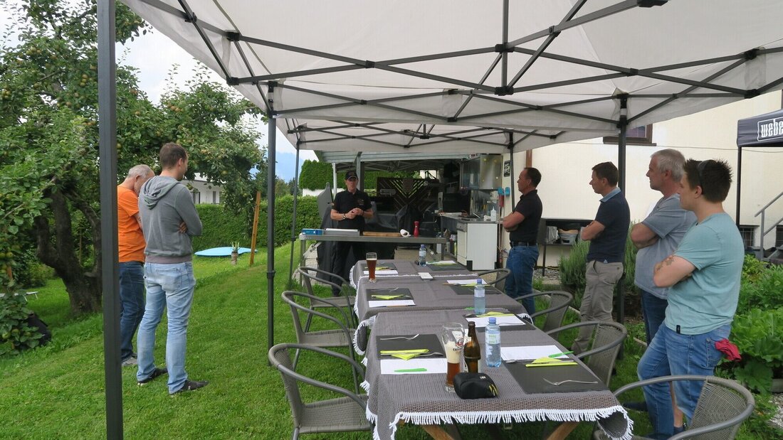 Acht Gourmet-Gäste hatten die kulinarische Aufgabe, aus elf verschiedenen Steaks das „das beste Stück" zu finden.