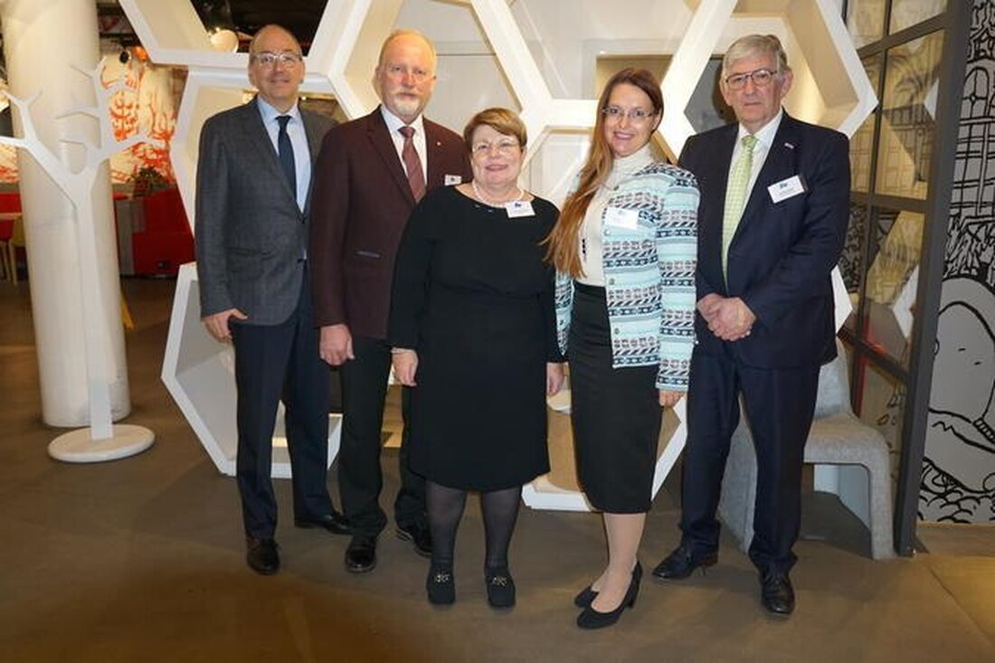 Anka Lorencz, Geschäftsführerin der Bundesinnungsgruppe Lebensmittel und Natur in der WKÖ, zur Vizepräsidentin des Internationalen Metzgermeister Verbandes gewählt.
Das Team von Fleisch & Co gratuliert ganz herzlich!