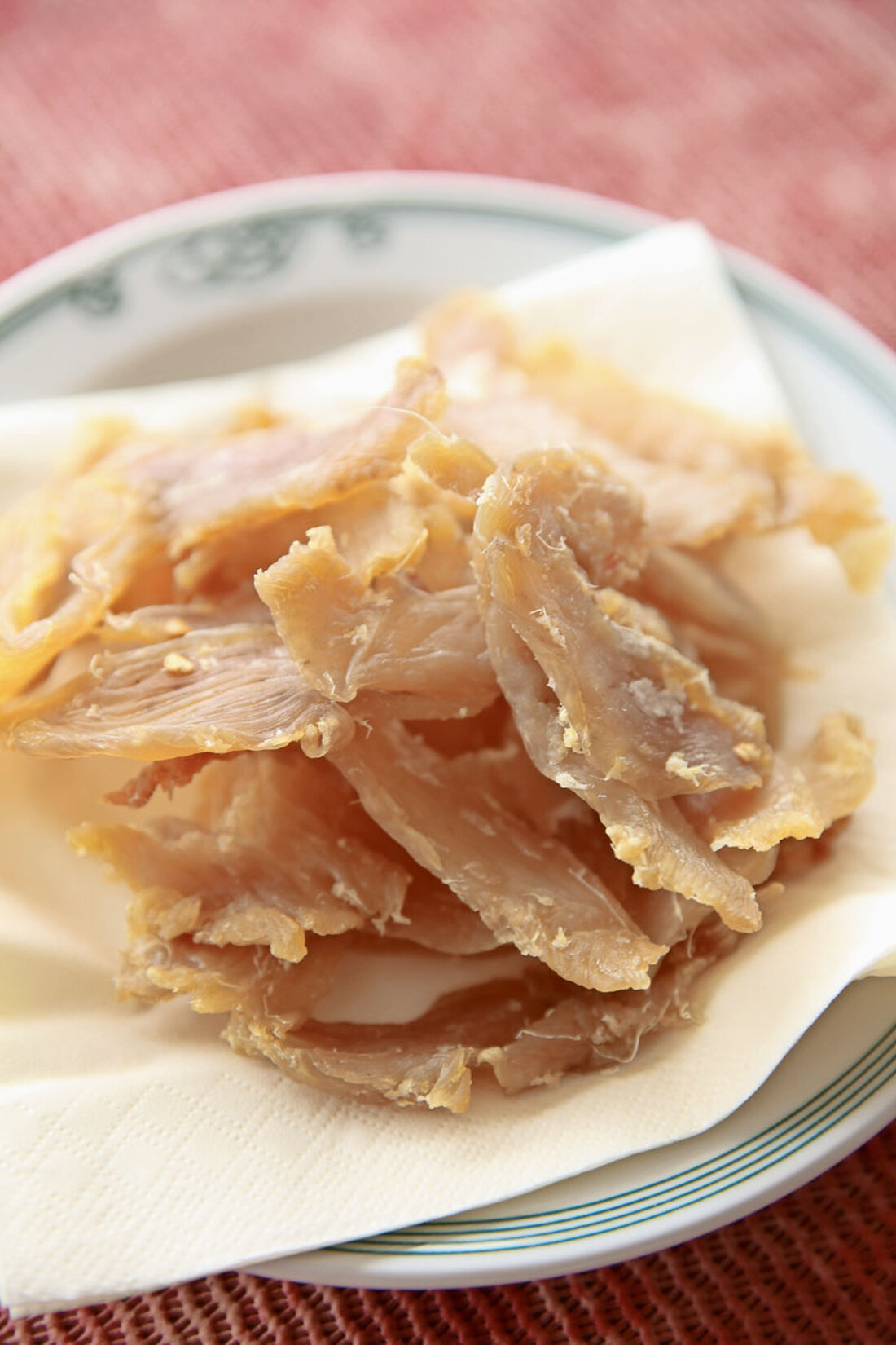 Hühnerfleisch ist von unübertroffenem feinen Geschmack, saftig, fettarm und gesund – aus diesem Grund lässt sich aus ihm ein wunderbar leichter
Sommer-Snack herstellen.