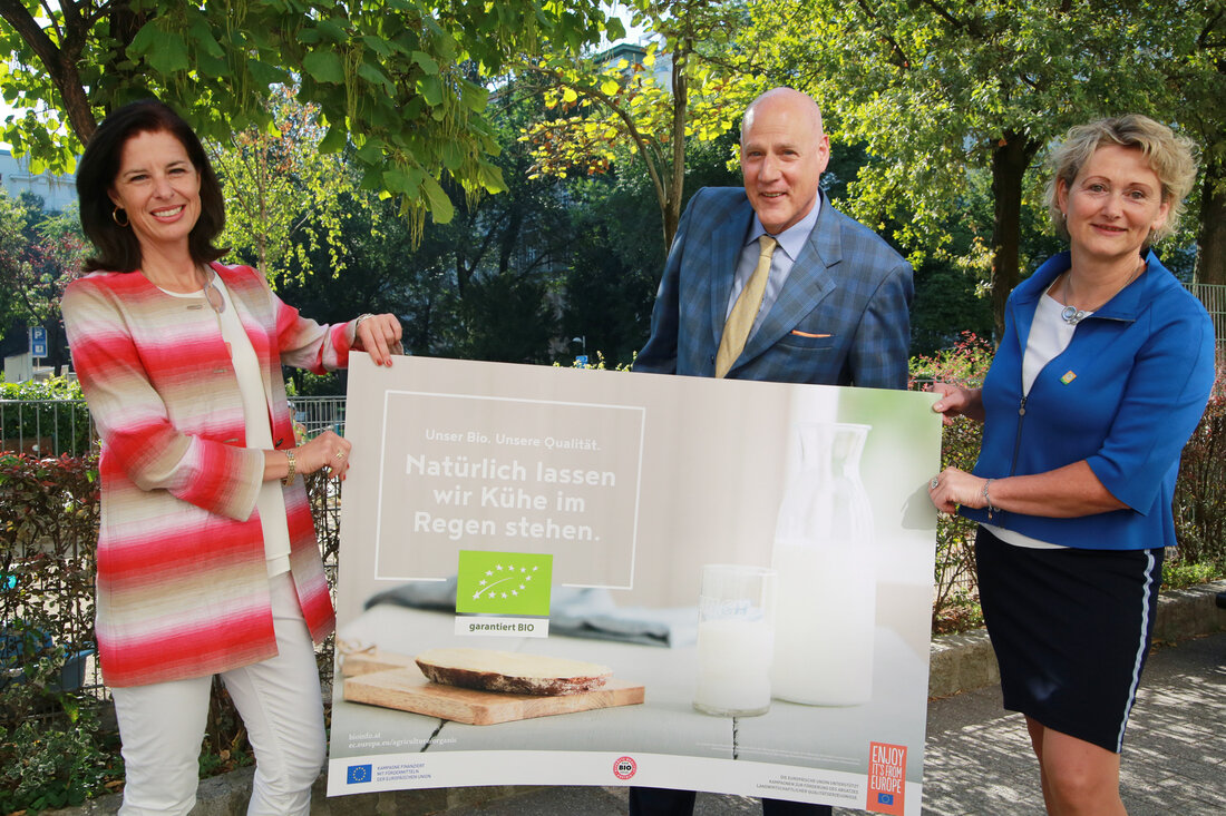 Stärkstes Motiv für den Griff zu Bio-Lebensmittel ist das eigene Wohlbefinden. Altruistische Gründe wie Tierwohl oder Umwelt wirken weniger stark als angenommen. Den typischen Bio- Käufer gibt es nicht mehr, viel eher wird Bio „vererbt“. Das ergab eine von der AMA beauftragte Studie zu den Kaufmotiven.