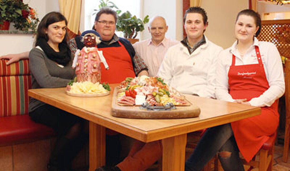 Der Ort mit der wohl höchsten Fleischerdichte in Österreich ist Lochen am See. Ganze 2.491 Einwohner zählt der oberösterreichische Ort Lochen am See.