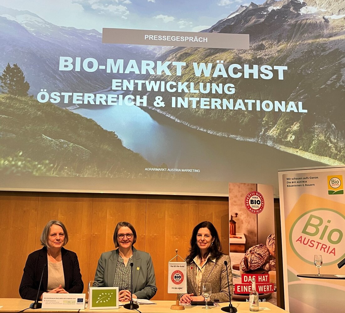 Die neuesten Zahlen der RollAMA zeigen: Der Markt für biologische Lebensmittel hat 2024 weiter Fahrt aufgenommen. Dies verdeutlicht das starke Bekenntnis der Konsumentinnen und Konsumenten zu Bio und unterstreicht, dass nachhaltige und qualitativ hochwertige Lebensmittel über die vergangenen Jahre fester Bestandteil der Ernährung und somit der Einkaufsgewohnheiten sind.