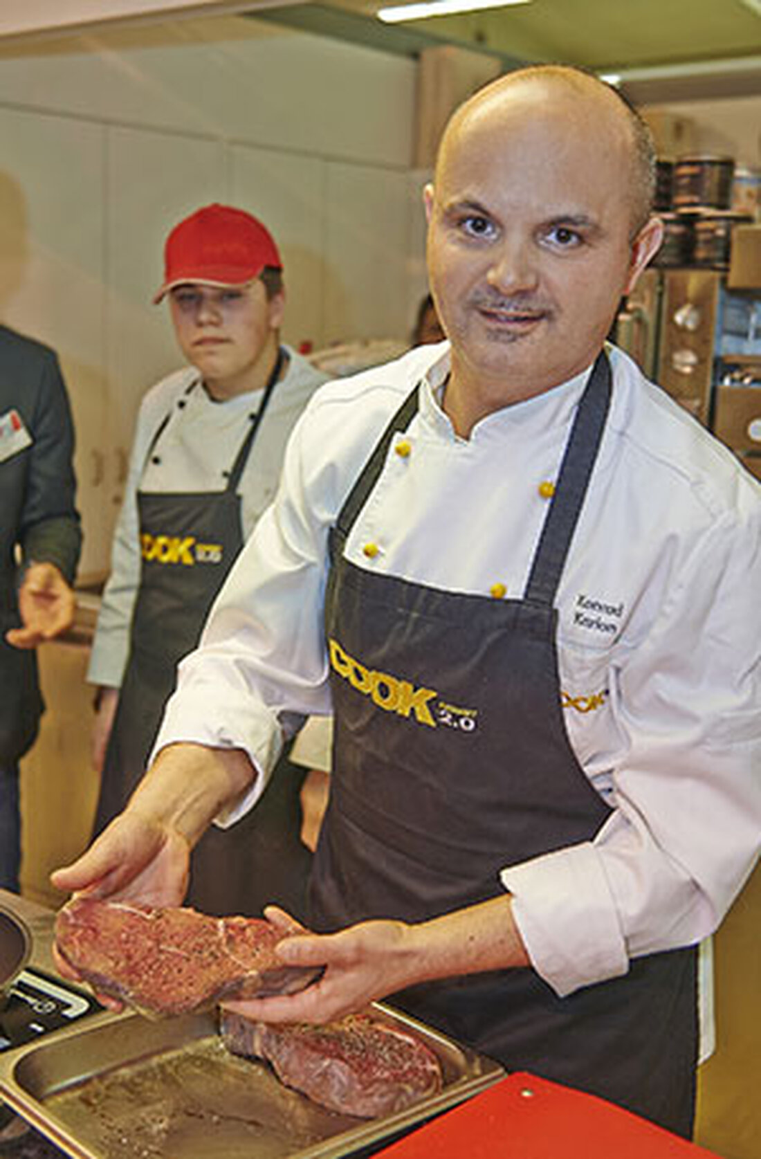 „Das Rindfleisch für unsere neuen Marken Prime Beef und Asaredo Beef kommt aus Übersee. Durch strenge Kontrollmechanismen und äußerste Sorgfalt bei Tierhaltung, Transport und Lagerung stellen wir höchste Qualität sicher“, so Thomas Panholzer, Geschäftsführer C+C Pfeiffer.