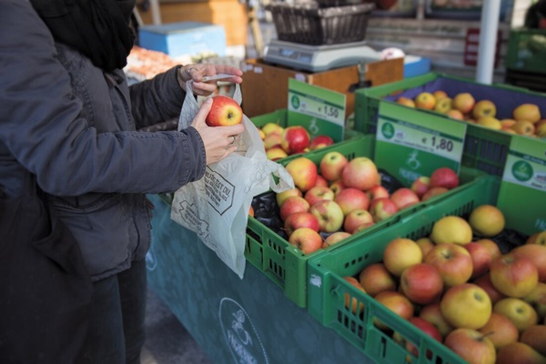 Hubert Seiringer, Obmann des Kompost- und Biogas Verband Österreich (KBVÖ), begrüßt Gesetz zum Verbot von Plastiksackerl und fordert auch biologisch-abbaubare Alternativen für Verpackungsplastik.