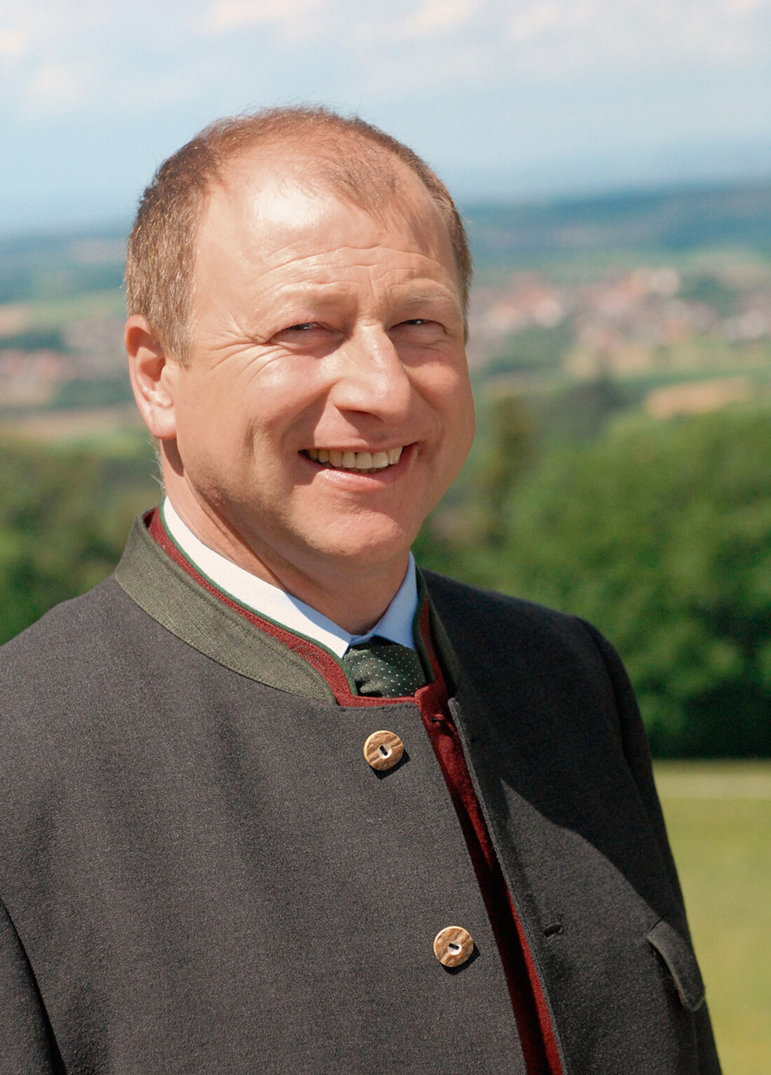 Medienstar Harry Prünster spricht im Interview mit der ÖFZ über seine Werbetätigkeit für die Tiroler Fleischer, seinen Stamm-Metzger und „fleischliche“ Vorlieben