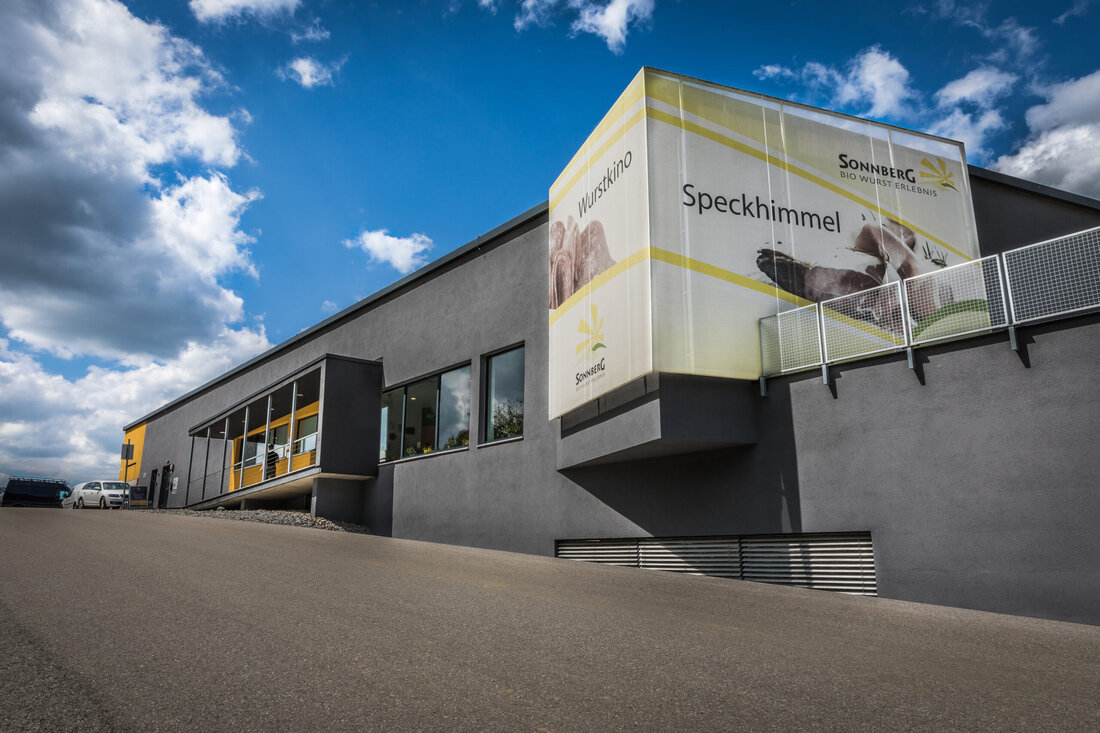 Die Sonnberg Biofleisch GmbH in Oberösterreich nimmt im Sommer 2019 einen zweiten Schlachthof in Betrieb, der ausschließlich für die Rinder-Schlachtung konzipiert ist.