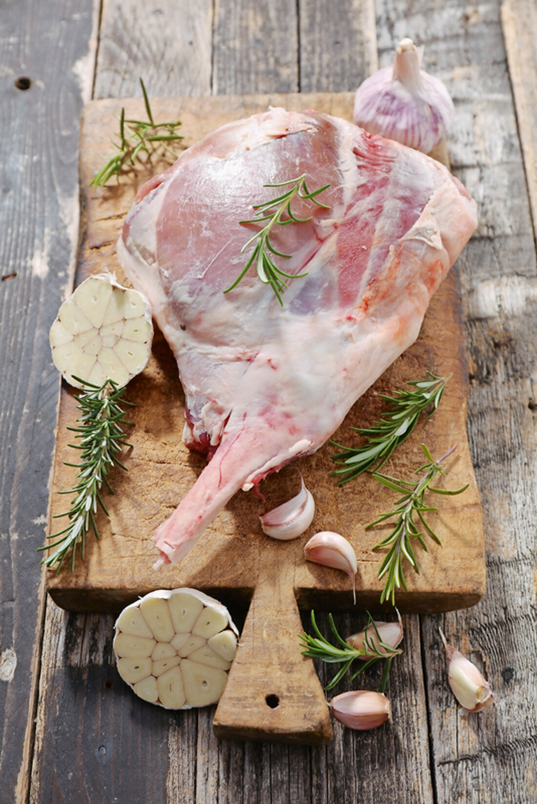 Spätestens jetzt werden die Lämmer verarbeitet, die dieses Jahr zur Welt gekommen sind. In der indischen Variante wird aus dem zarten Fleisch ein wärmender Braten