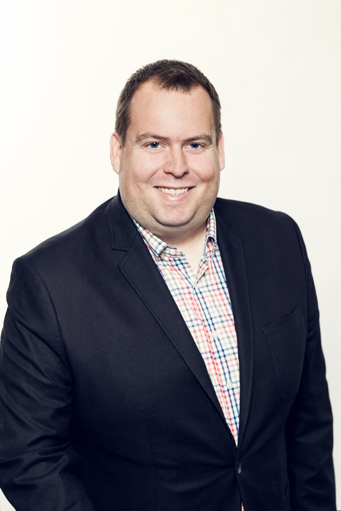 Seit Jänner 2020 ist Thorsten Schwede der neue Managing Director bei Unilever Food Solutions Österreich und löst damit seinen langjährigen Vorgänger Axel Schwarzmayr ab. Schwede kam 2016 als erfahrener Manager zu Unilever, war bisher als Customer Development Lead DACH für Food Solutions tätig und kennt somit schon das österreichische Geschäft. Auch seine Ausbildung zum Koch wird ihm im Austausch mit der Food-Industrie helfen. „Mir ist bewusst, dass Axel Schwarzmayr nach über zehn Jahren in dieser Rolle große Fußstapfen hinterlässt, in die ich treten werde“, sagt Schwede. „Zusätzlich unterliegt unser Markt starken Veränderungen. Ich bin sicher, dass wir mit passenden Lösungen unsere Kernsegmente &hellip;